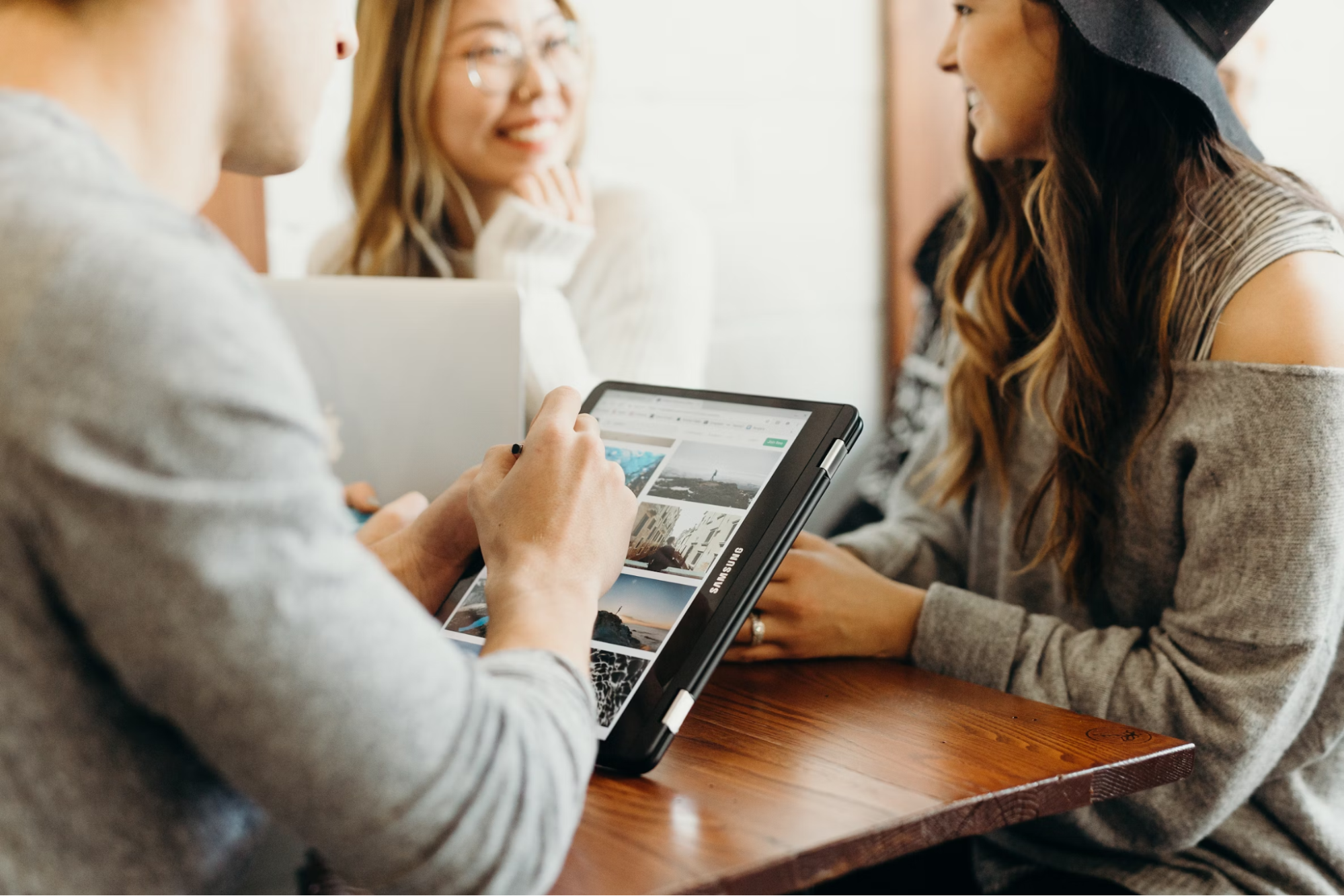 employee retention - positive company culture